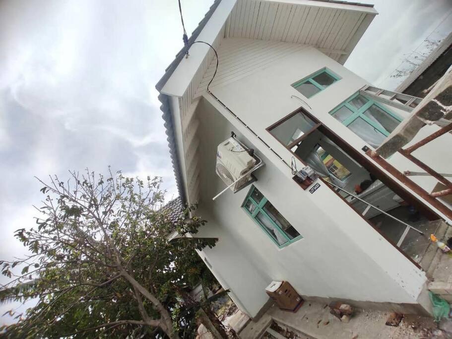 Sea Kecil Tiny House Near Jetty Of Kuala Besut Villa Kampong Nail Exterior photo